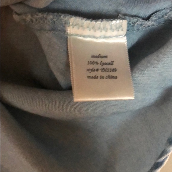 Blue Rain Like New Flowy Tank Size M - Picture 4 of 4